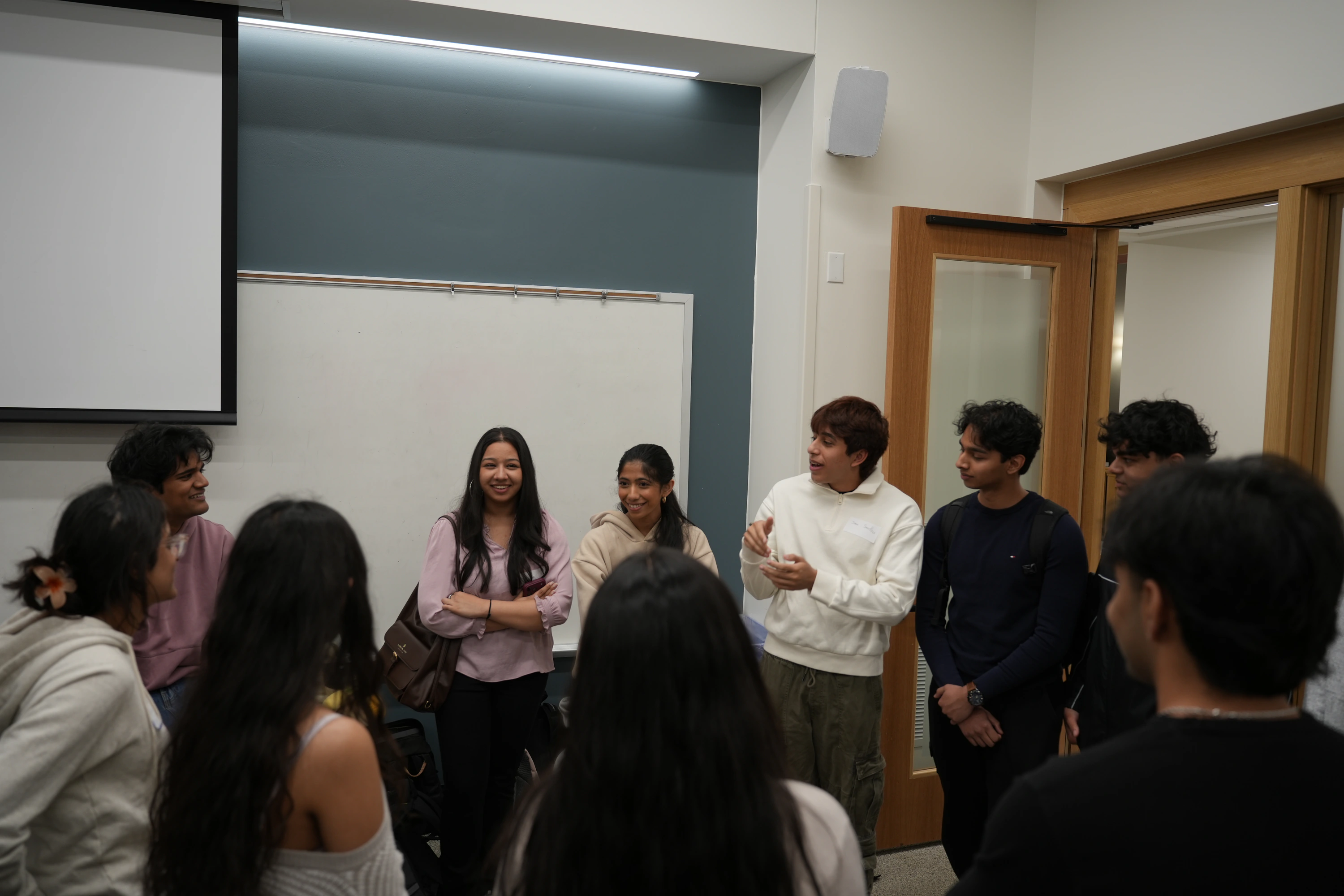Students and KTP members meeting one another during open rush